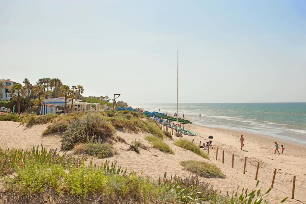 Beachfront Romana Playa Elviria Apartamento
